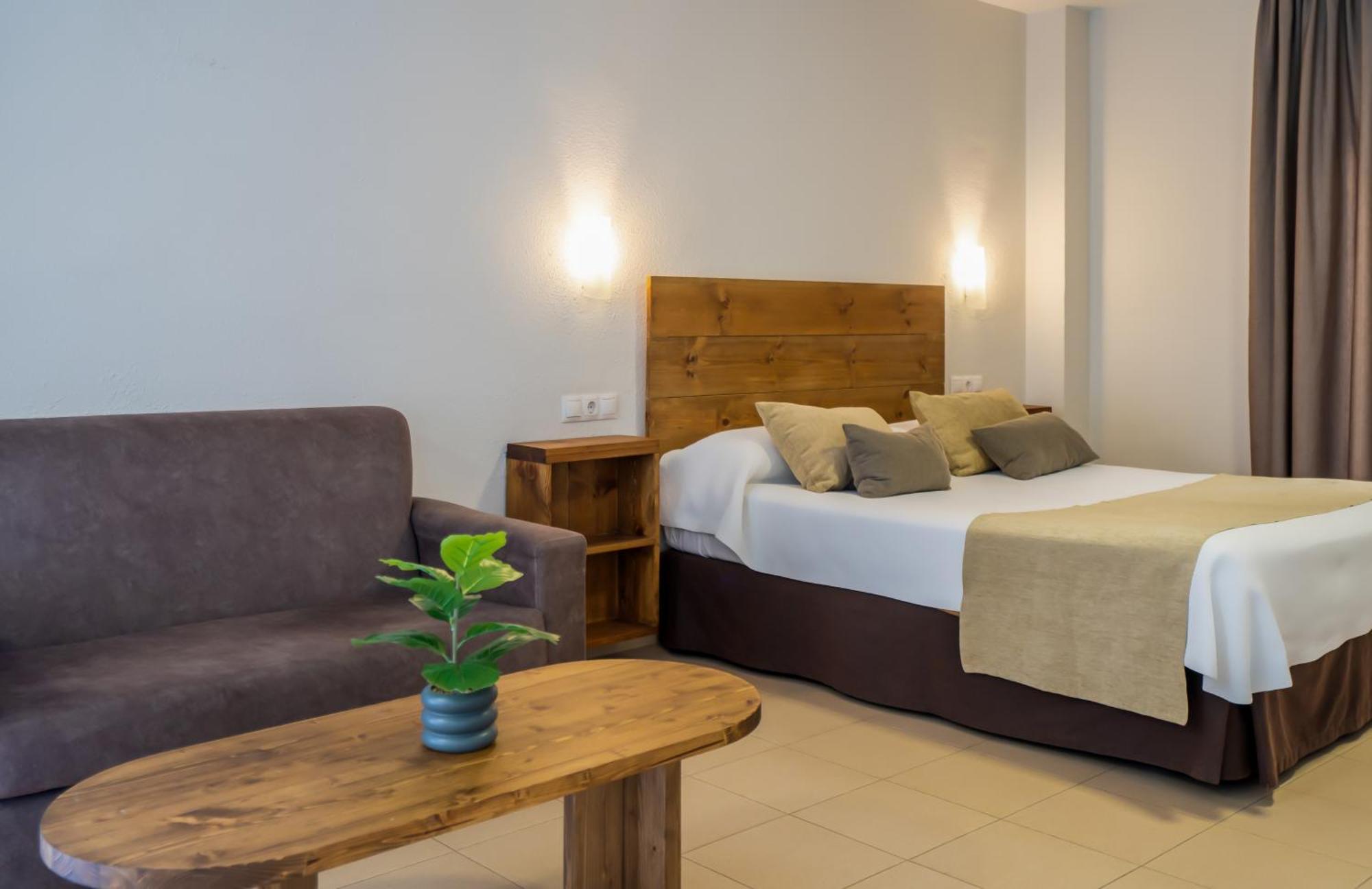 Apartamentos Puerta Del Sur Sevilla Dış mekan fotoğraf
