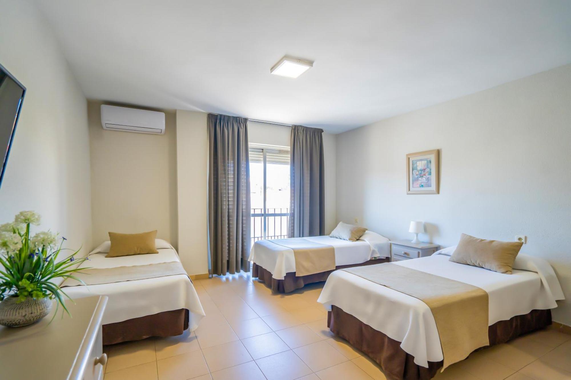 Apartamentos Puerta Del Sur Sevilla Dış mekan fotoğraf